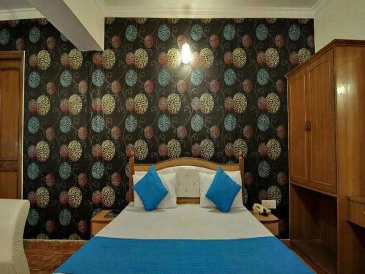 Haryana Hotel *